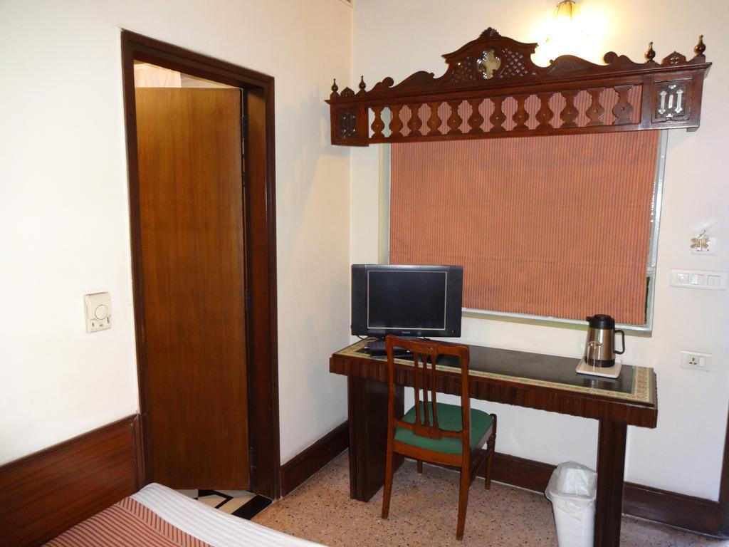 Hotel Broadway Delhi ภายนอก รูปภาพ