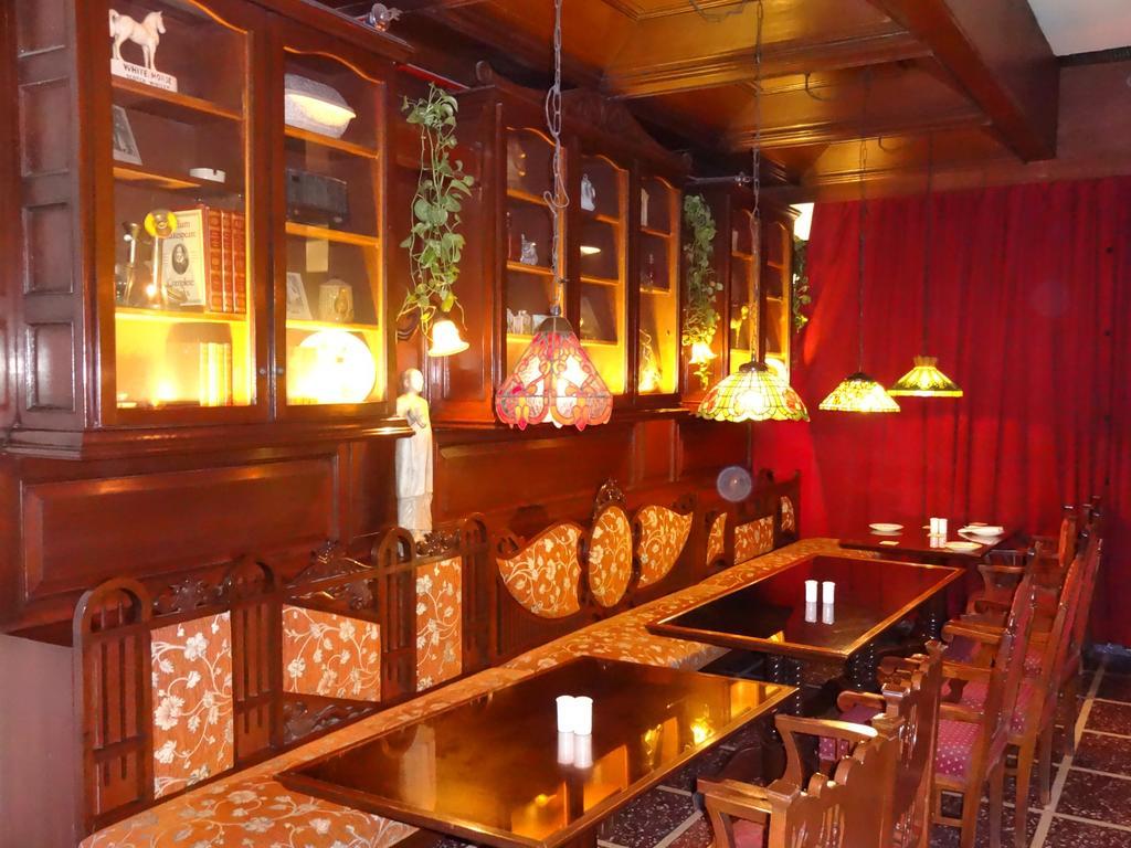 Hotel Broadway Delhi ภายนอก รูปภาพ