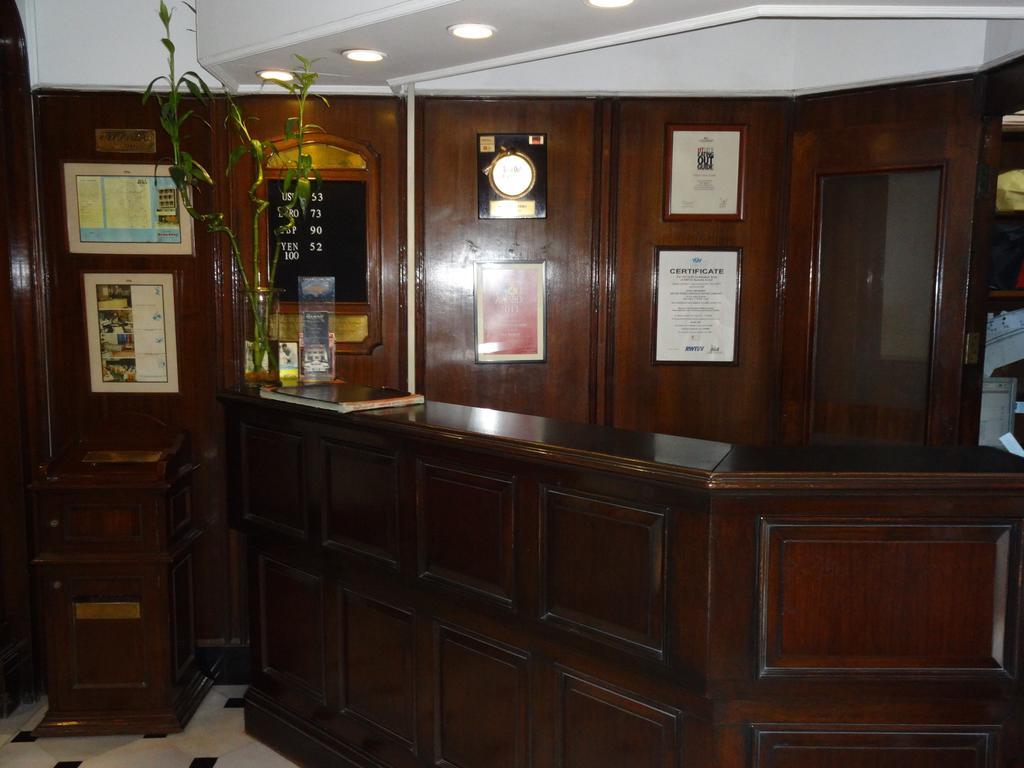 Hotel Broadway Delhi ภายนอก รูปภาพ