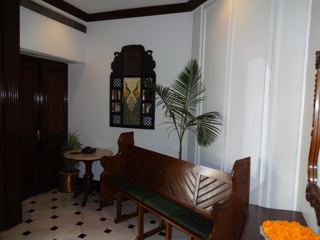 Hotel Broadway Delhi ภายนอก รูปภาพ