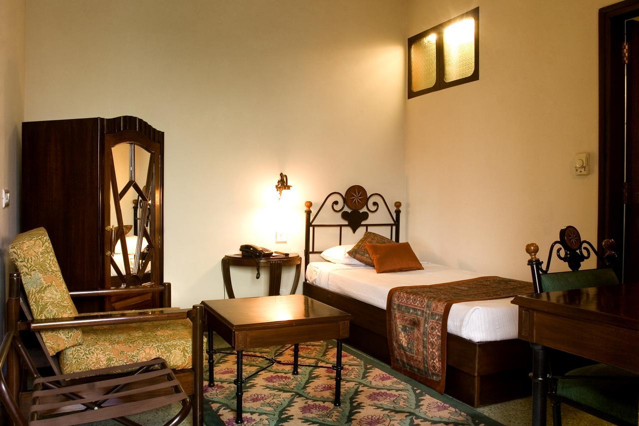 Hotel Broadway Delhi ภายนอก รูปภาพ